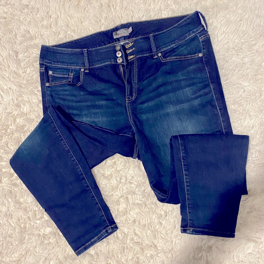 Torrid dark blue jeggings 💛